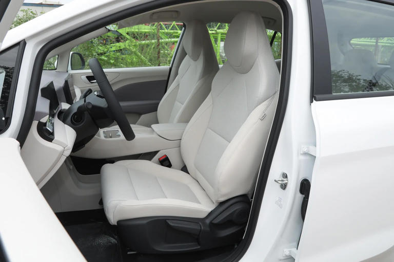 又一纯电A级车成爆款！6万多起售续航530km，10万内买吗？