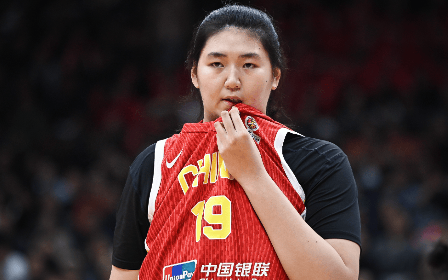 媒体人：张子宇是全队唯一得分超过7分的中国女篮球员