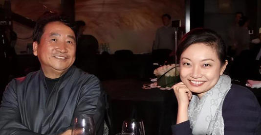 75岁姜昆频繁飞美国,并非养老定居,只为陪伴46岁女儿