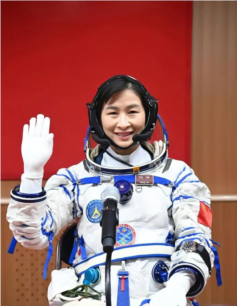 中国首位女航天员刘洋，结婚8年不生子，飞天前为丈夫留2条遗言