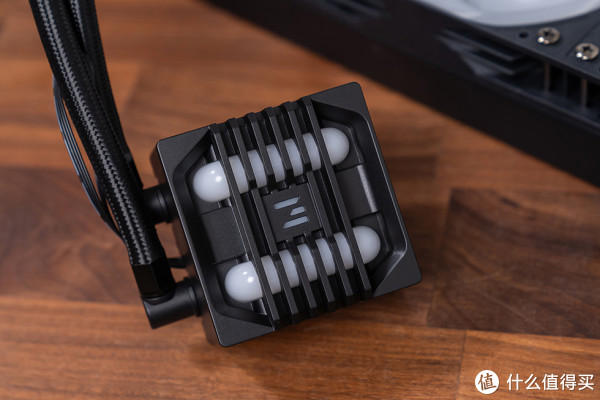 紧凑中塔新范式，酷冷 MasterFrame 500 Mesh 装机展示