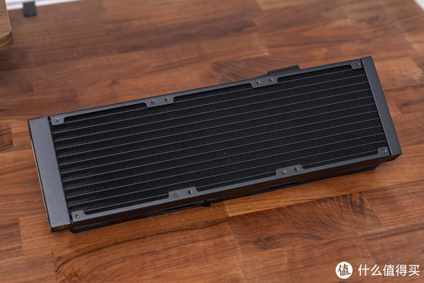 紧凑中塔新范式，酷冷 MasterFrame 500 Mesh 装机展示