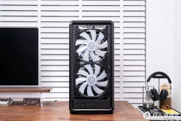 紧凑中塔新范式，酷冷 MasterFrame 500 Mesh 装机展示