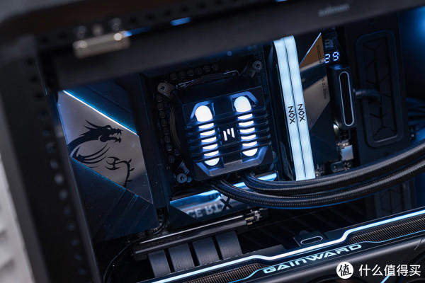 紧凑中塔新范式，酷冷 MasterFrame 500 Mesh 装机展示