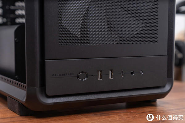 紧凑中塔新范式，酷冷 MasterFrame 500 Mesh 装机展示
