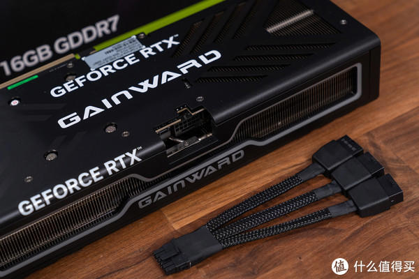 紧凑中塔新范式，酷冷 MasterFrame 500 Mesh 装机展示