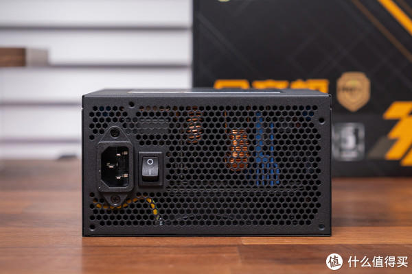 紧凑中塔新范式，酷冷 MasterFrame 500 Mesh 装机展示