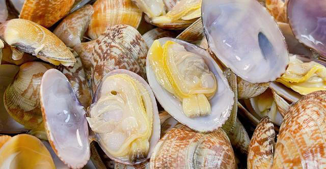 洗花甲时，有人用盐，有人用油！老渔民：都不对，教您最正确做法