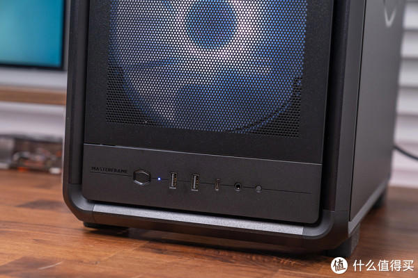 紧凑中塔新范式，酷冷 MasterFrame 500 Mesh 装机展示