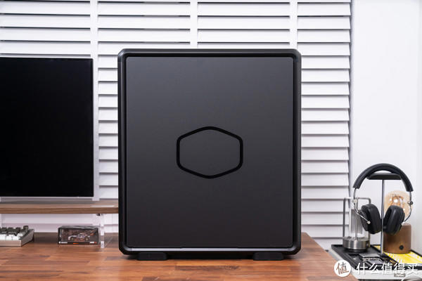 紧凑中塔新范式，酷冷 MasterFrame 500 Mesh 装机展示