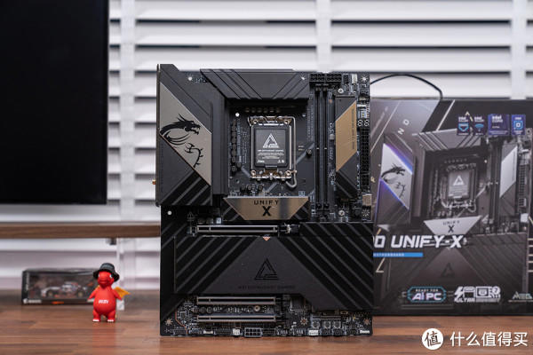 紧凑中塔新范式，酷冷 MasterFrame 500 Mesh 装机展示