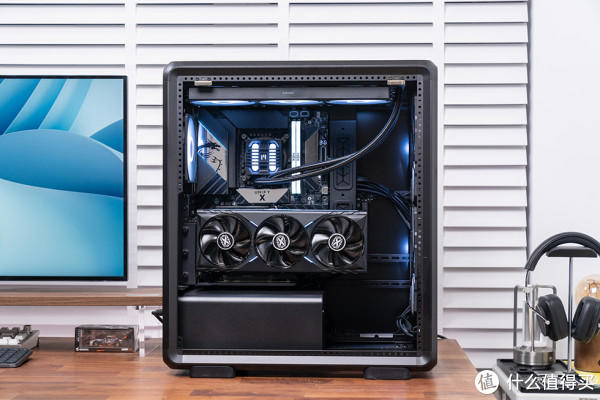 紧凑中塔新范式，酷冷 MasterFrame 500 Mesh 装机展示