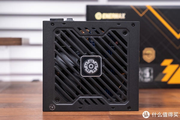 紧凑中塔新范式，酷冷 MasterFrame 500 Mesh 装机展示