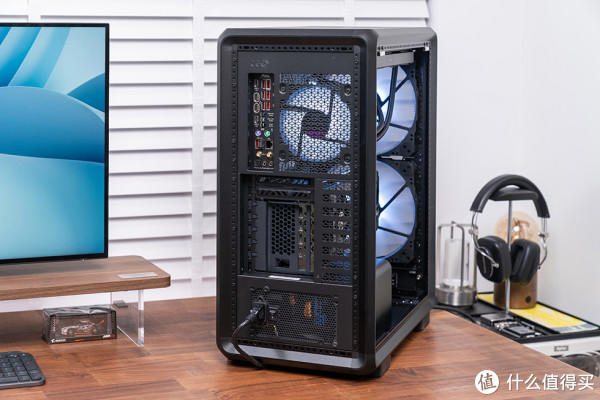 紧凑中塔新范式，酷冷 MasterFrame 500 Mesh 装机展示