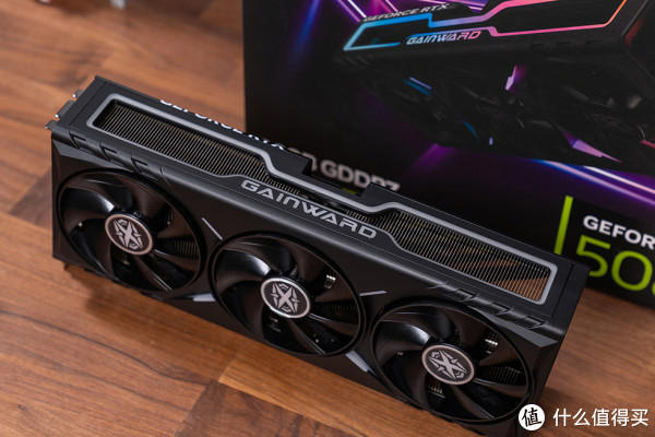 紧凑中塔新范式，酷冷 MasterFrame 500 Mesh 装机展示