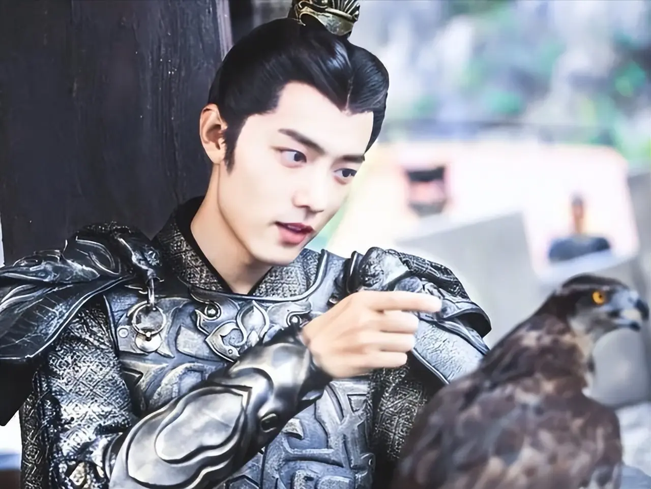 从战神到戏精：《逐玉》武安侯的雉鸡翎，为何飘不起武将的风骨?