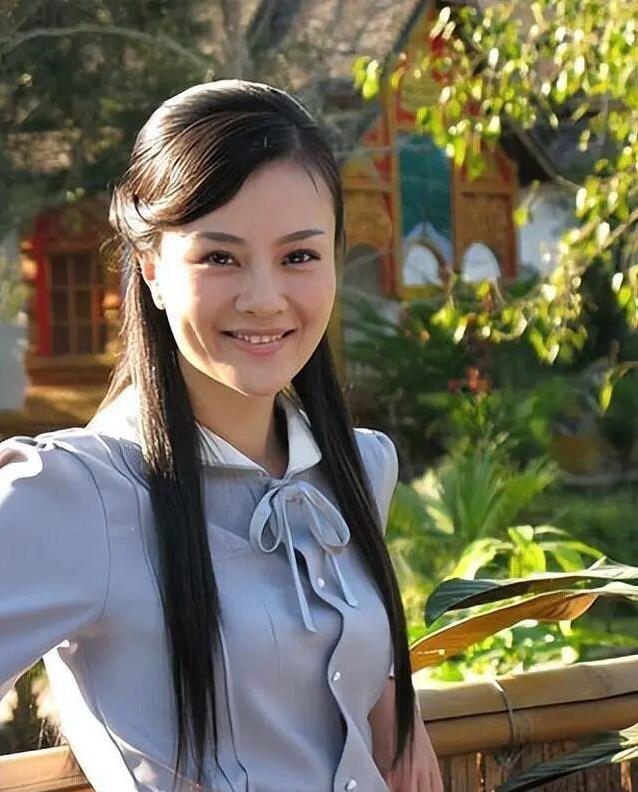 48岁刘孜近况曝光! 闪婚嫁给富豪杨泓生一子，如今婚姻生活很幸福
