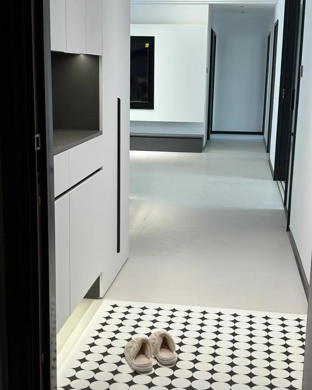 门垫该放门外还是门内好? 听内行人说完，原来我一直做错