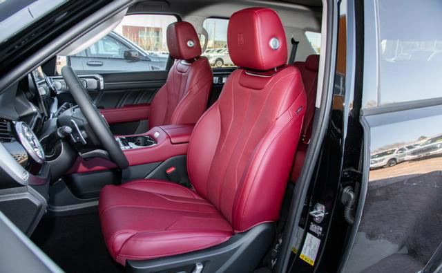 同样的动力，不同的“大脑”，坦克400 Hi4-T两版本选购指南