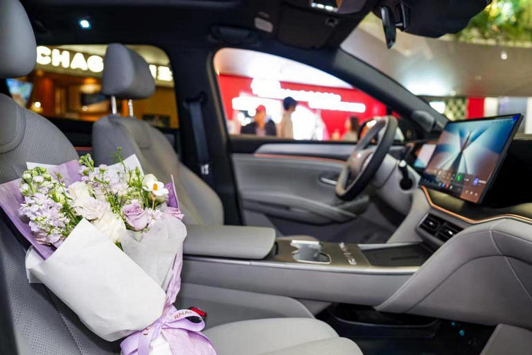 15.19万起的宋Ultra EV，可能是15万级最“不讲武德”的B级纯电SUV