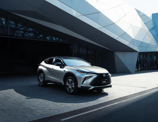 混动SUV科技大比拼：理想、比亚迪、问界谁才是“科技全能王”？