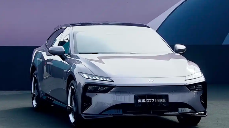 奕派007闪现版正式上市！看到售价，网友直呼：真良心