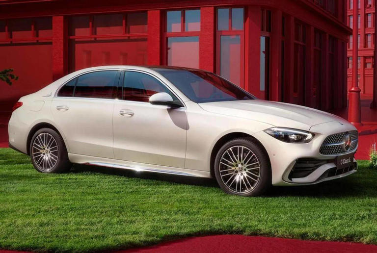 直降10万！奔驰C级杀入20万区间，现在真是入手的好时机吗？