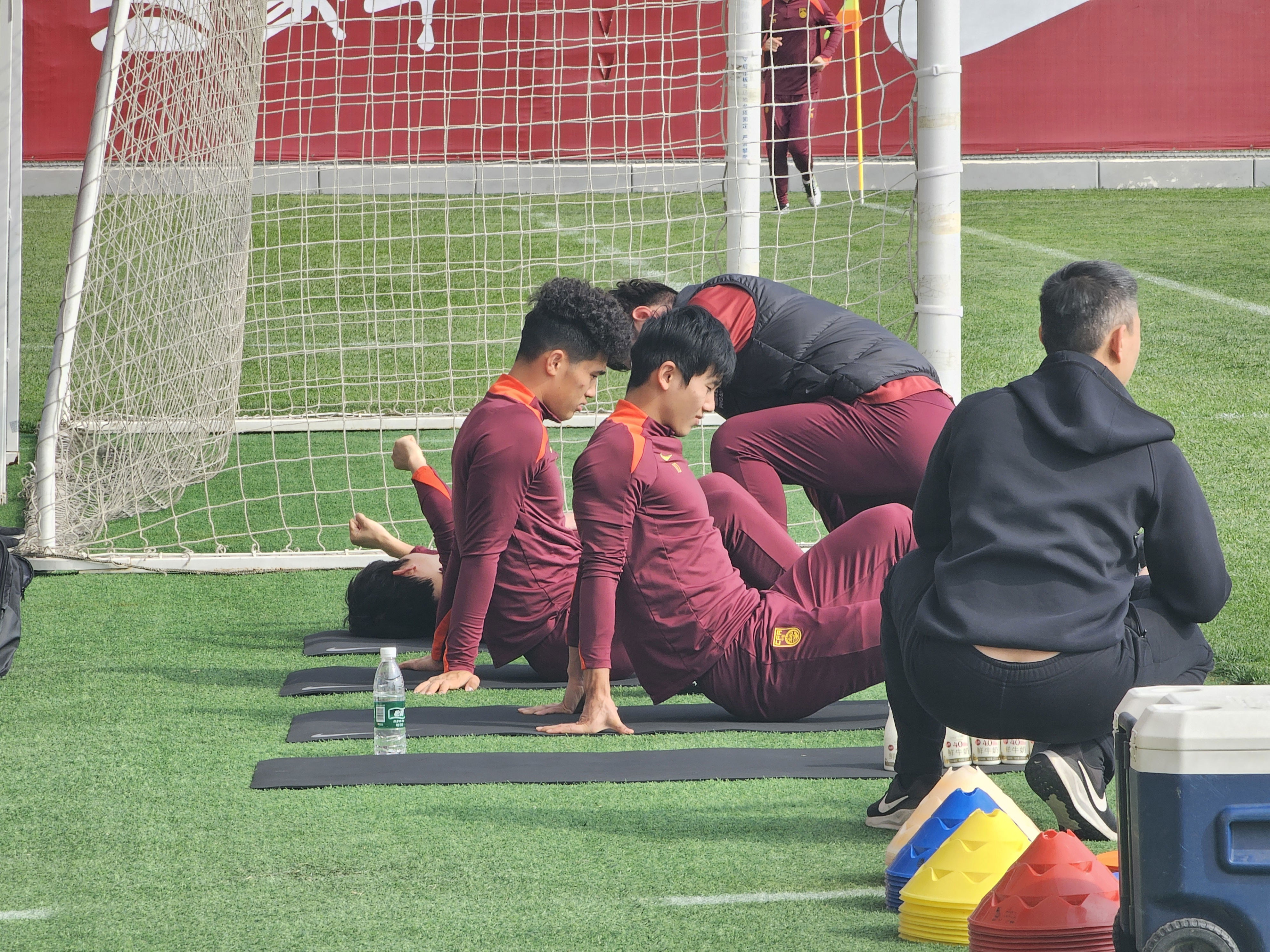 记者：彭啸、向余望、王博豪与鲍世蒙未参加U23国足今日合练