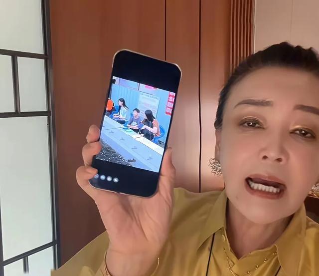 马筱梅仅用一招挽回形象，深夜晒娃，萌翻众人，好评高达4000条