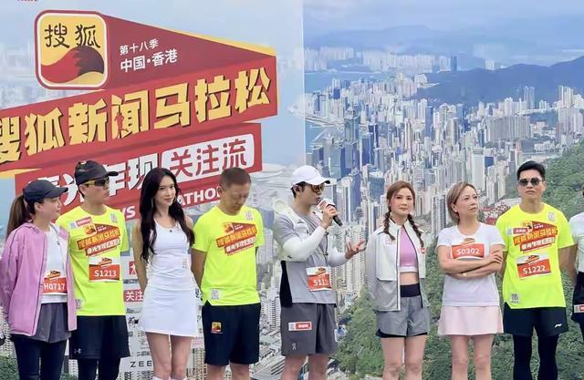 林志玲与阿Sa同框，一个挡肚子，一个露肚子，网友：她活得太累了