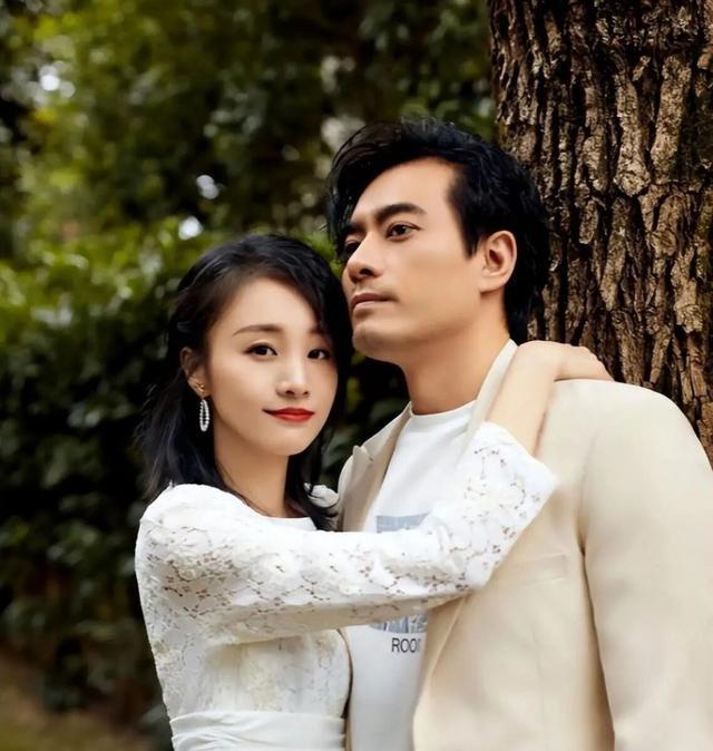 49岁陈龙近况曝光！娶美女章龄之生两子，如今婚姻幸福成人生赢家