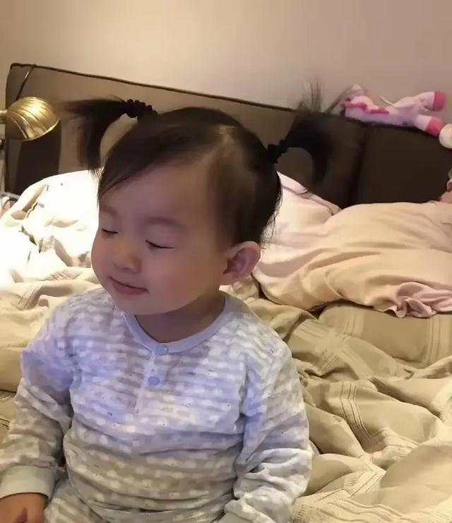 马筱梅仅用一招挽回形象，深夜晒娃，萌翻众人，好评高达4000条