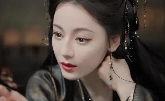 收手吧！“资本家的丑儿”，长相平平演技欠佳，难怪观众不买账