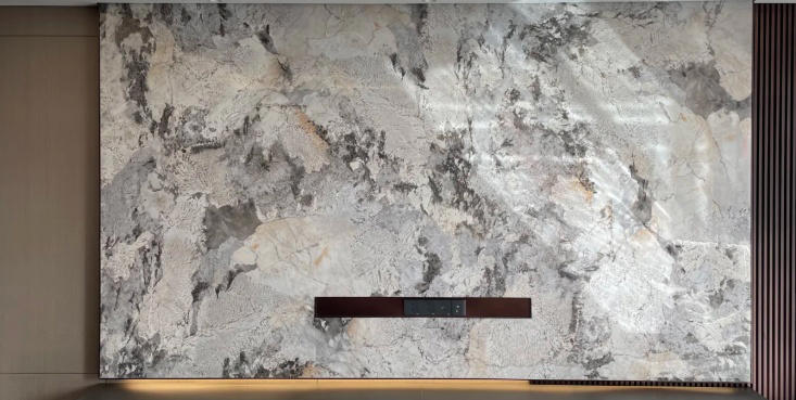 “岩板电视墙”为什么退出中国家庭? 内行人说出实情，恍然大悟