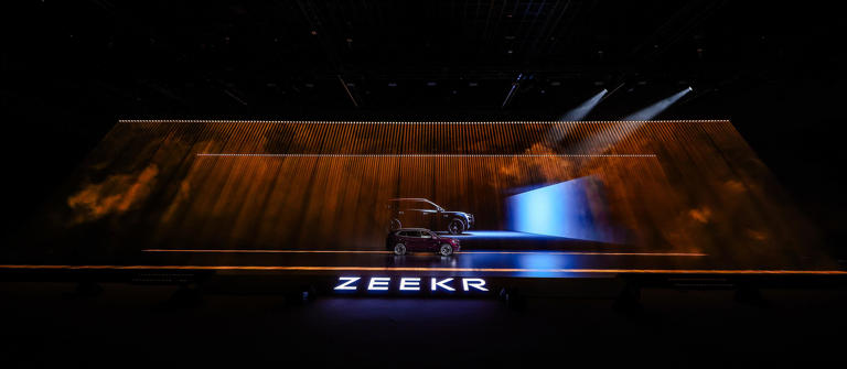 37.68万元起的极氪8X：不只有2.96秒破百，更有有温度的豪华