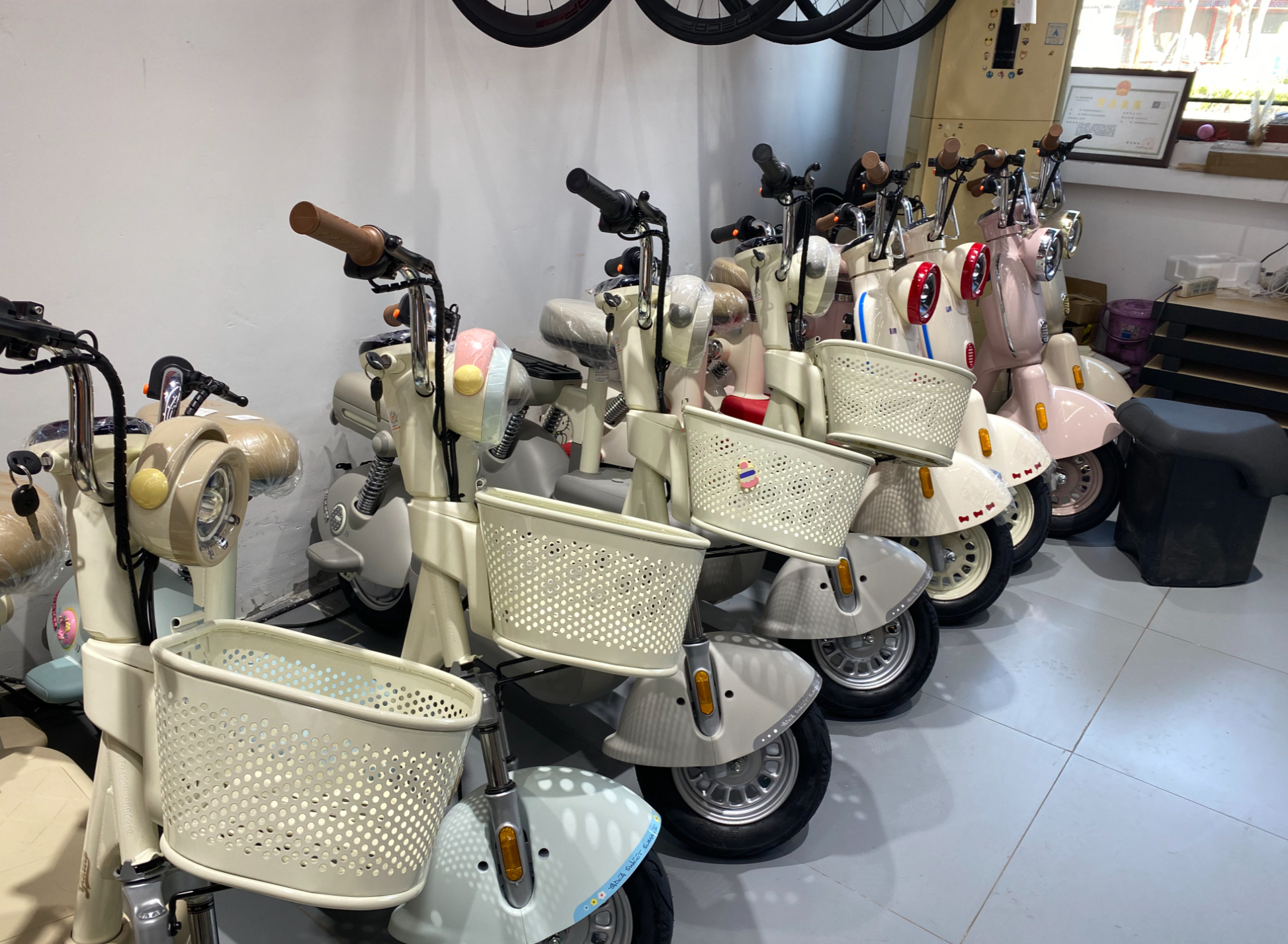 电动自行车卖到上万元，雅迪还要继续涨价，去年狂卖1627万辆、净利大增129%