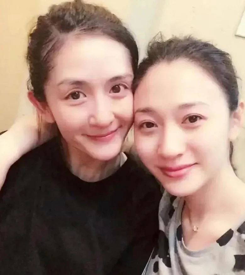 这届《浪姐》还没开播，女星们的一通电话撕开了娱乐圈的遮羞布