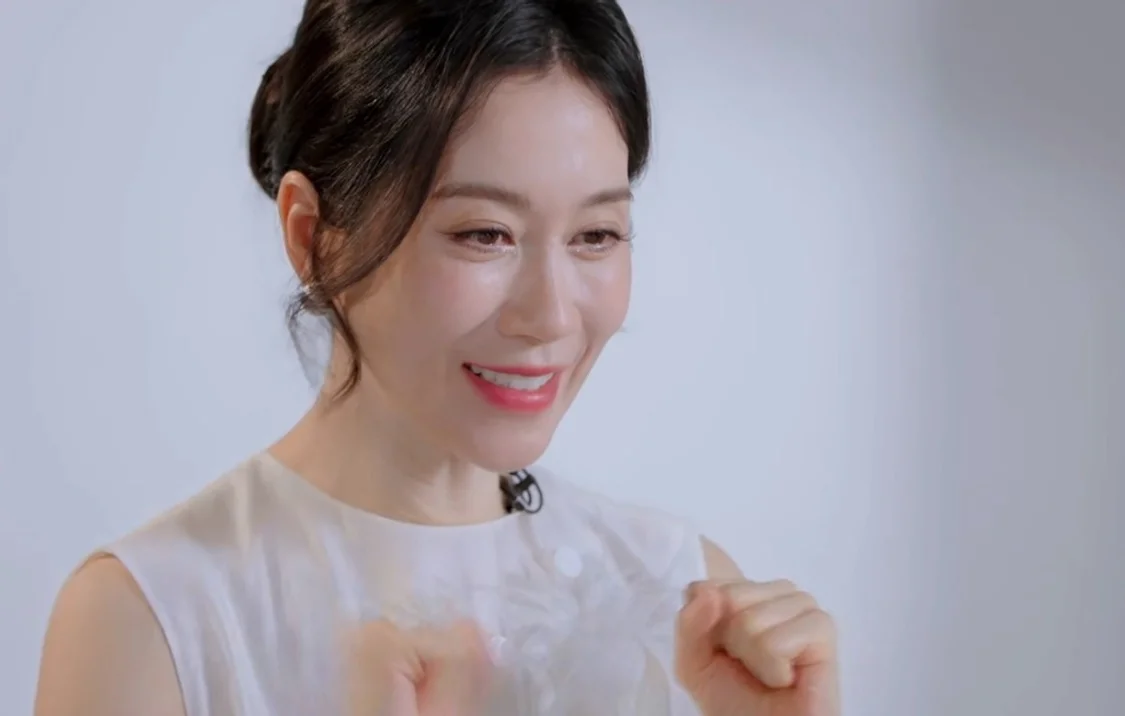 这届《浪姐》还没开播，女星们的一通电话撕开了娱乐圈的遮羞布