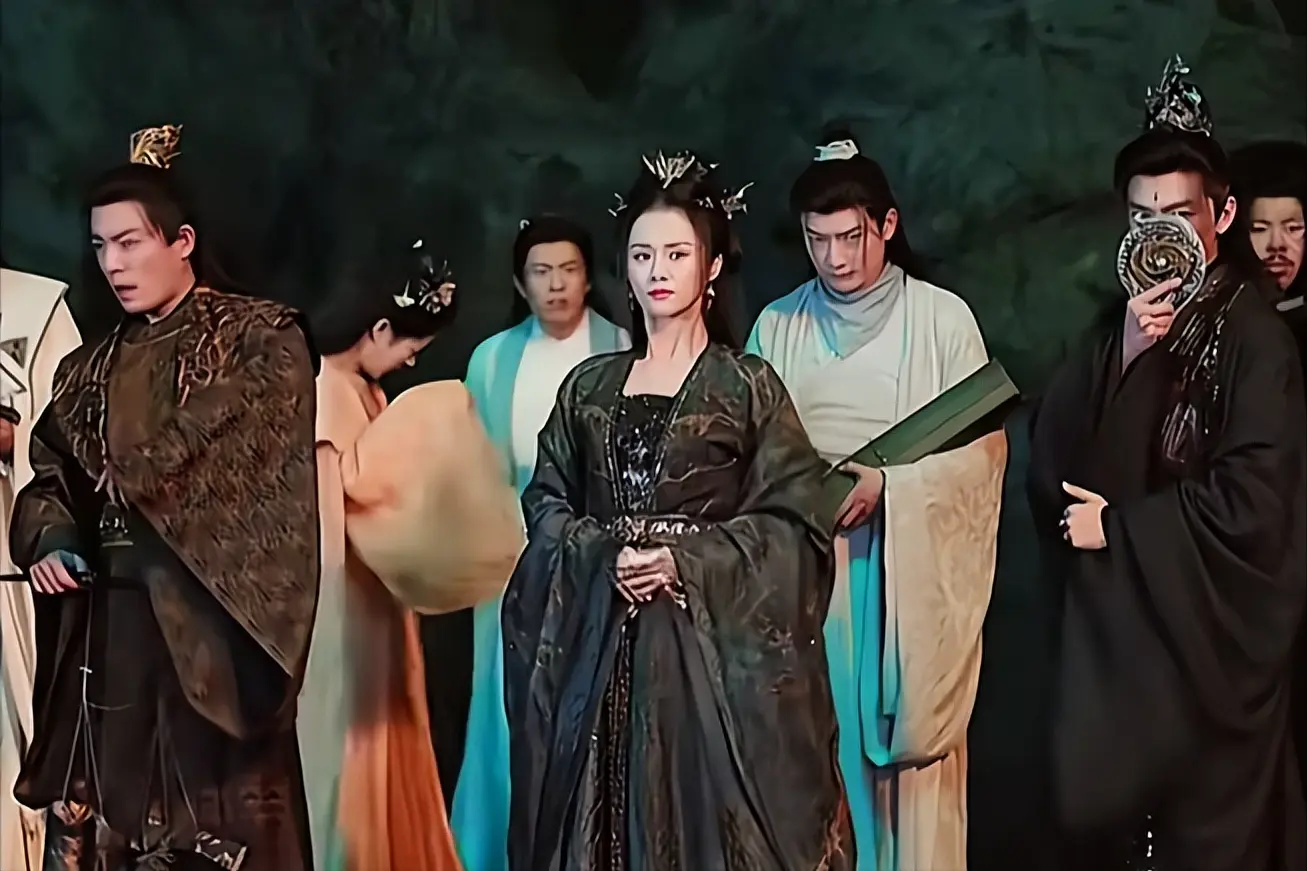 《白日提灯》颜璋捧心换刀! 一句“你也配”，撕开晏柯残忍的算计
