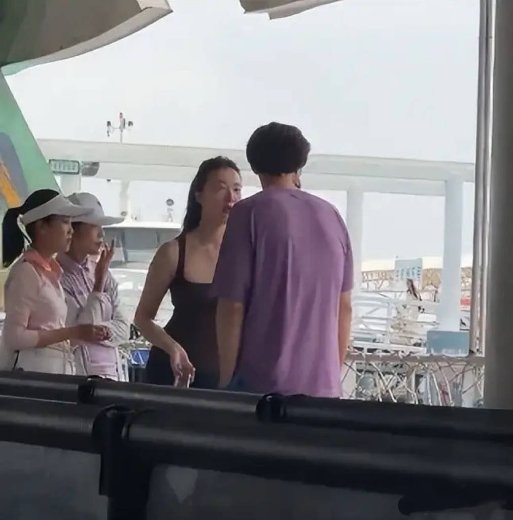 �������򸾵��ֳ��ܣ���Ϫ�����������˲��٣�üͷ���������鲻��