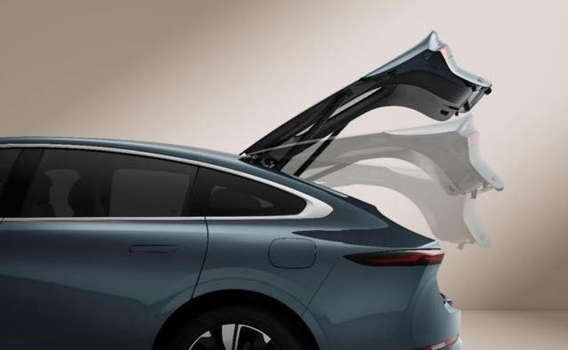 11万多买掀背纯电轿跑，空间能装1100升还带智能泊车，到底值不值