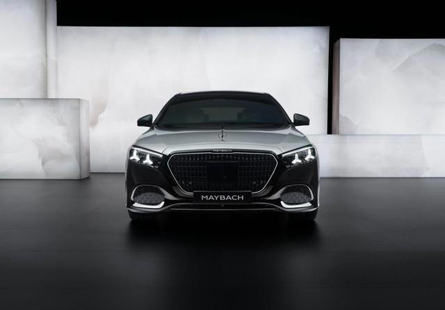 新款迈巴赫S级来袭，提供V12发动机选项，究竟有哪些看点？