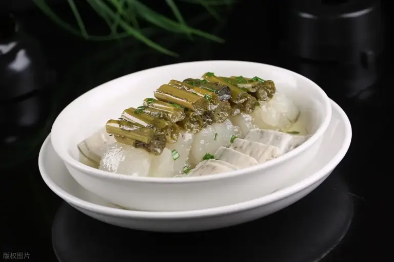 为啥绍兴菜这么臭? 现在新鲜菜很多，为啥绍兴人这么痴迷臭味菜呢