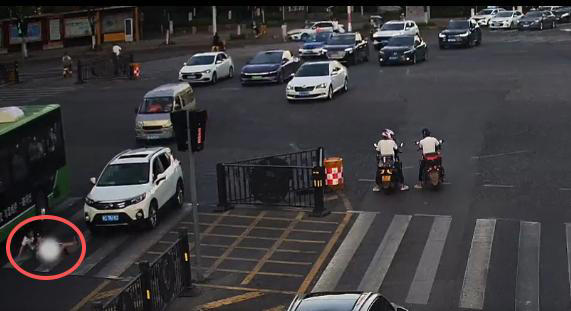 曾某，醉酒驾车撞伤行人!