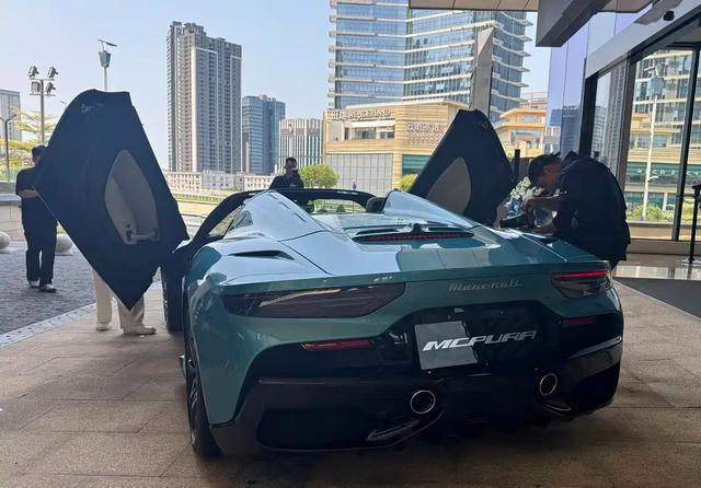 玛莎拉蒂MCPURA中国首次曝光！零百加速2.9秒，为MC20改款车型