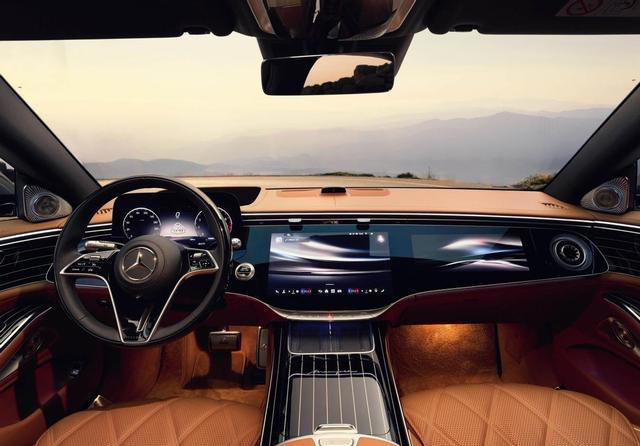 新款迈巴赫S级来袭，提供V12发动机选项，究竟有哪些看点？