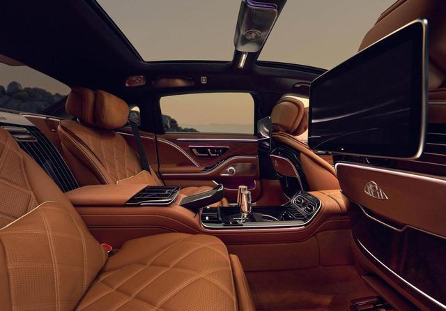 新款迈巴赫S级来袭，提供V12发动机选项，究竟有哪些看点？