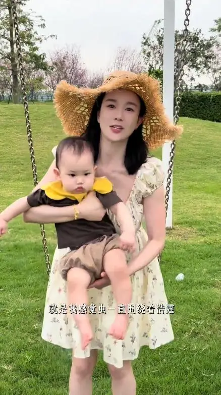 张檬回应孩子不跟自己睡，曾做2年试管才怀孕，要母乳喂到2岁才停