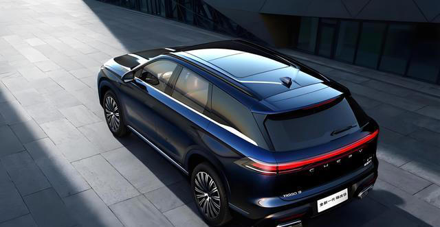 国产SUV之光，轴距2820mm，5座／7座布局，标配2.0T四缸+8AT变速箱