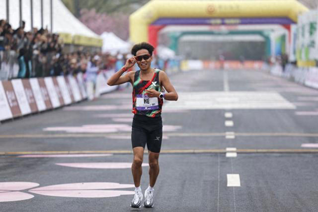 一场马拉松，邂逅“大江大湖大武汉”